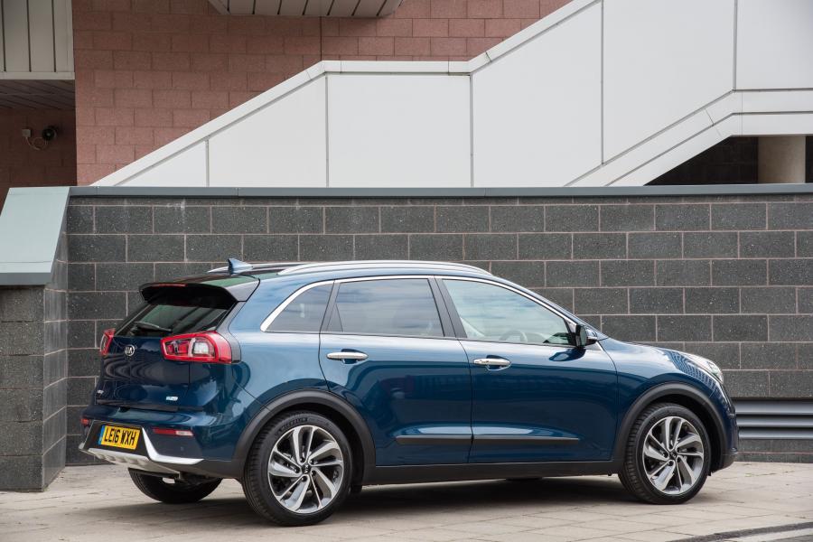  Kia Niro First Edition 2016 года  (UK) (фото 5 из 23)